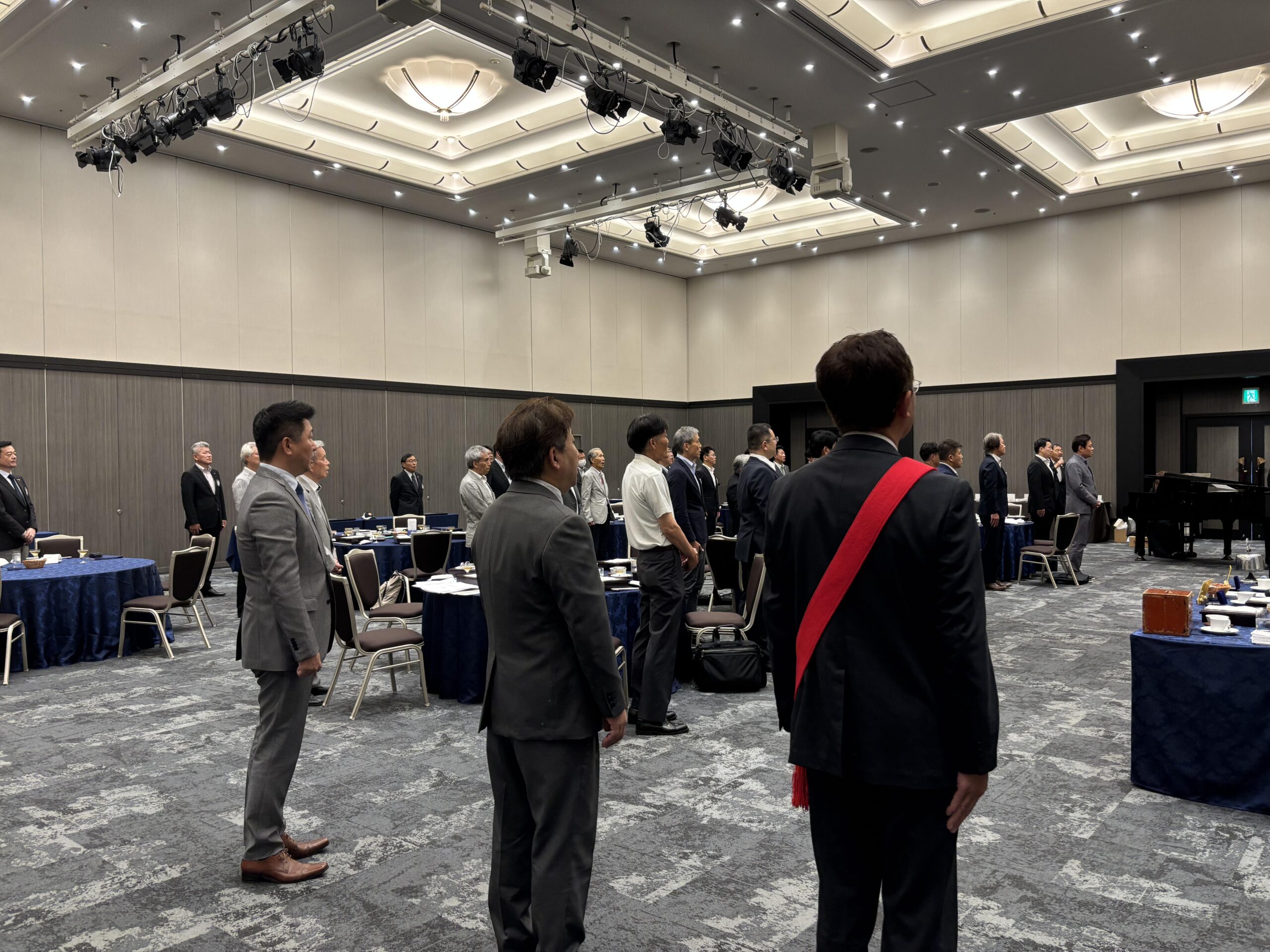 会員が参加する例会の様子